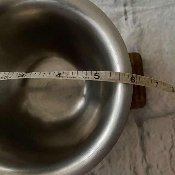 Vintage pewter sauce bowl with handles 6x6 - Picture 5 of 6